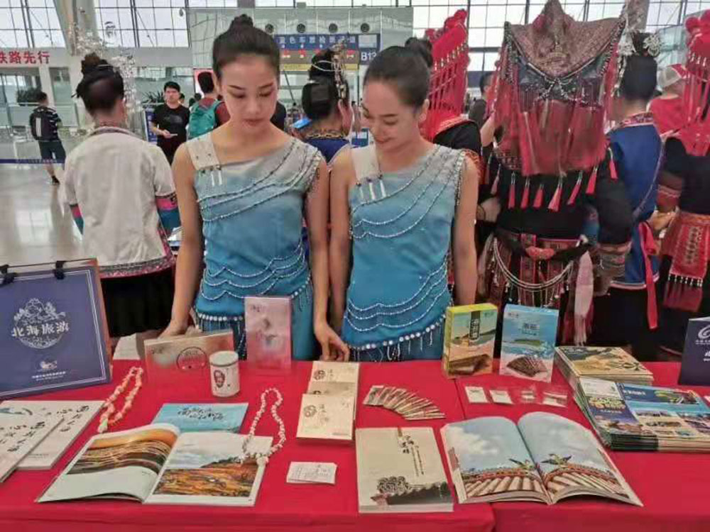 搭乘首發(fā)高鐵，海真珠珍珠粉抵達東方明珠